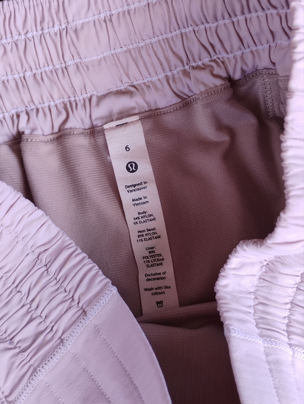 Lululemon White Hotty Hot Shorts Size 6 - Picture 10 of 11